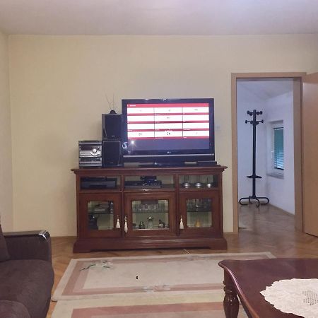 Jani Apartment Пристина Екстериор снимка
