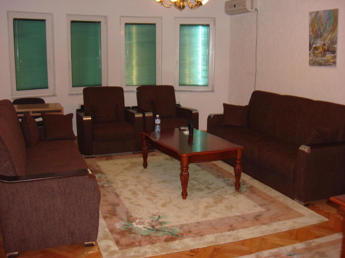 Jani Apartment Пристина Екстериор снимка